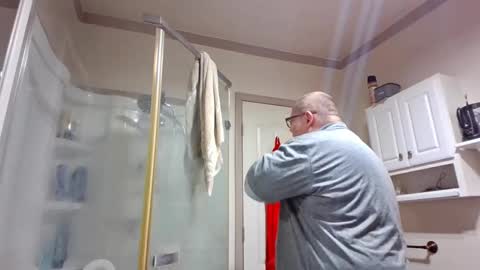 The hopeless romantic online show from February 28, 2025, 8:31 am