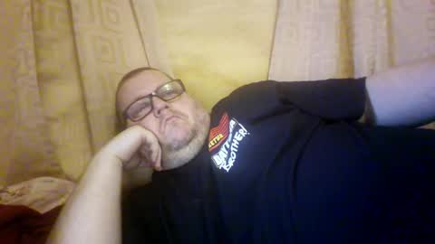 Snapshot of creeeping_death chatting on April 12, 2026, 1:32 am The hopeless romantic online show from April 12, 2026, 1:32 am