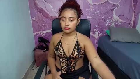 crespa_latin_ online show from November 24, 2025, 9:03 pm