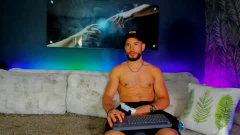 CRHISTIAN online show from February 1, 2025, 1:34 am