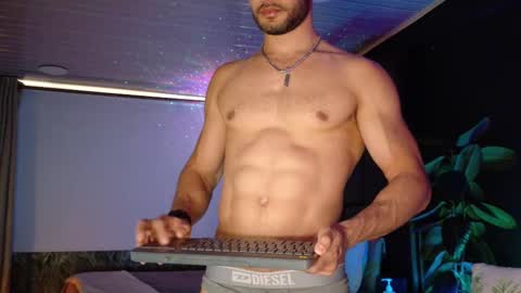 CRHISTIAN online show from September 10, 2025, 9:26 pm