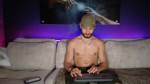 CRHISTIAN online show from March 4, 2026, 3:18 pm