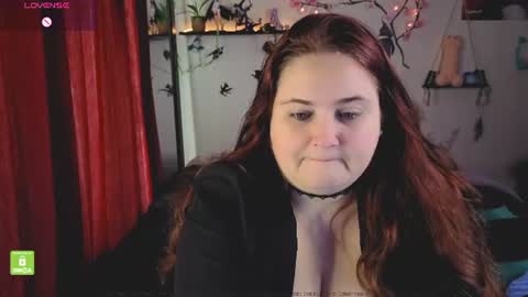 Snapshot of crim0nrose chatting on June 9, 2026, 6:14 am Crimson Rose online show from June 9, 2026, 6:14 am