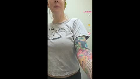 Snapshot of crimsongingerale chatting on April 13, 2026, 7:19 pm crimsongingerale online show from April 13, 2026, 7:19 pm