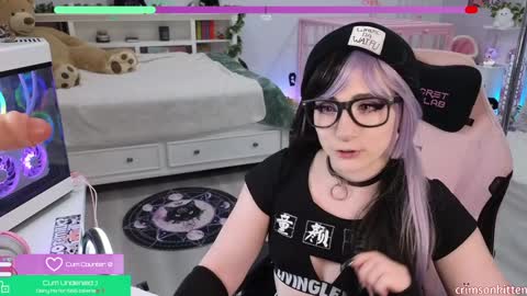 Crimson Kitten online show from January 16, 2025, 3:56 am