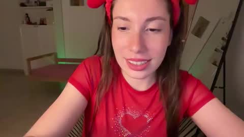 Astrid online show from October 20, 2025, 7:14 pm