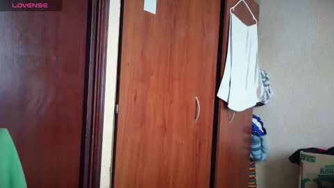 cris2428 online show from October 30, 2025, 1:56 pm