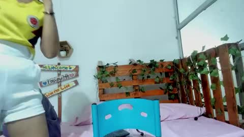 cris_dulce online show from March 26, 2026, 10:26 pm