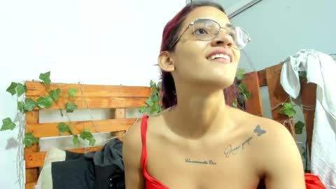 cris_dulce online show from May 24, 2026, 1:10 am