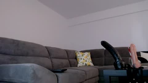Snapshot of cris_tinne chatting on July 1, 2026, 3:23 pm cris_tinne online show from July 1, 2026, 3:23 pm