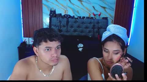 CRISANDMERY online show from November 27, 2025, 2:57 am