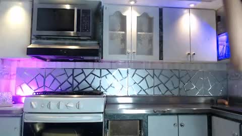 Cristina Onazis online show from April 18, 2026, 11:27 pm