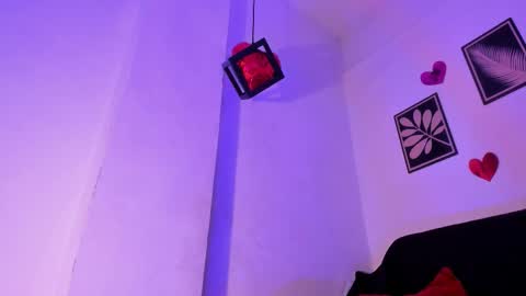 criss_zuri online show from February 16, 2026, 1:51 pm