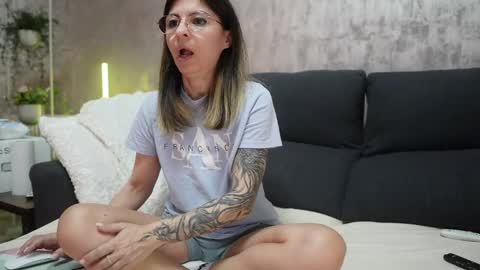 crissy_love online show from February 9, 2025, 10:43 pm