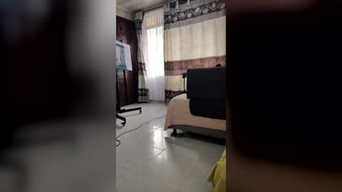 Snapshot of cristal_18xxx chatting on July 8, 2026, 1:04 pm Cristal online show from July 8, 2026, 1:04 pm