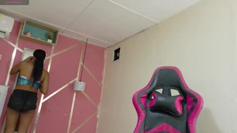 cristal_49 online show from February 28, 2026, 7:26 pm