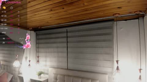 Cristal online show from October 19, 2025, 4:02 am