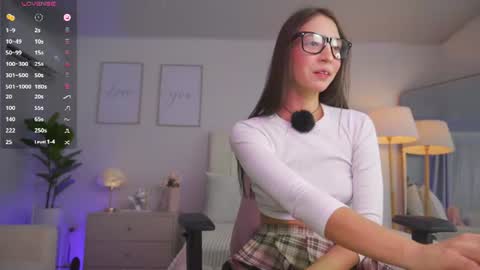 Snapshot of cristal_bunny chatting on June 15, 2026, 12:13 am Cristal online show from June 15, 2026, 12:13 am