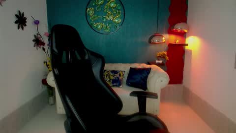 Cristal online show from November 30, 2025, 11:09 pm