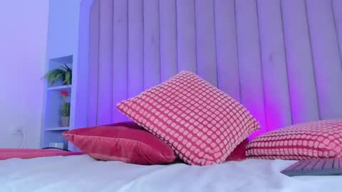 Nicole  Connection time 220pm-910pmCol online show from February 5, 2026, 8:24 pm