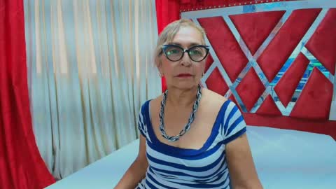 cristalmature online show from June 3, 2026, 12:41 pm
