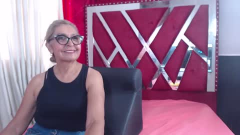 cristalmature online show from June 17, 2026, 3:35 pm