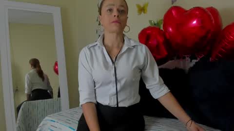 cristal walker online show from March 3, 2025, 11:11 am