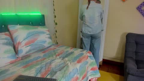 cristal walker online show from October 22, 2025, 12:16 pm