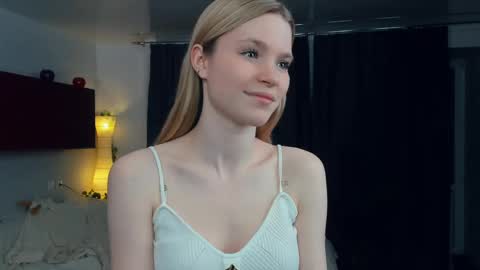 Snapshot of cristasires chatting on April 29, 2026, 5:30 pm Cristas online show from April 29, 2026, 5:30 pm