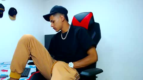 Snapshot of cristiantayron chatting on April 26, 2026, 7:17 am cristian online show from April 26, 2026, 7:17 am