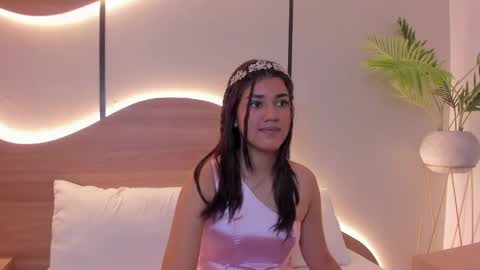 Snapshot of cristin_collins chatting on June 6, 2026, 1:00 am C R I S T I N online show from June 6, 2026, 1:00 am