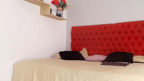 Snapshot of cristina_aznar chatting on May 25, 2026, 6:58 pm Cris online show from May 25, 2026, 6:58 pm