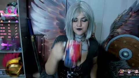 Cristina  online show from November 15, 2025, 9:28 am