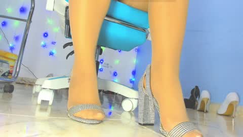 Snapshot of cristinavanegas chatting on January 4, 2025, 7:34 pm Julieta online show from January 4, 2025, 7:34 pm
