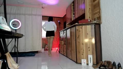 Snapshot of cristinavanegas chatting on September 16, 2025, 12:50 pm Julieta online show from September 16, 2025, 12:50 pm