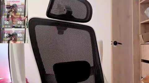 cristopher23  online show from October 21, 2025, 2:51 pm