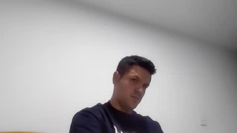 cristopher3042 online show from January 4, 2025, 12:05 am