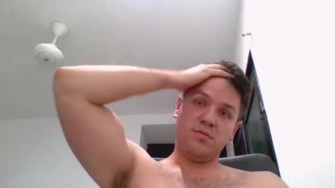 cristopher3042 online show from April 7, 2026, 11:37 pm