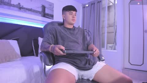 Cristopher online show from December 20, 2025, 3:08 pm