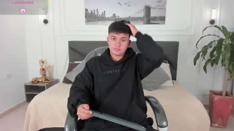 Cristopher online show from May 19, 2026, 2:12 pm