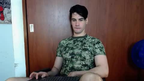 cristopher online show from November 25, 2025, 9:48 pm