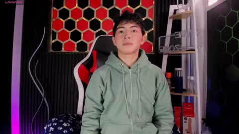 Cristopher  online show from April 17, 2026, 8:12 pm