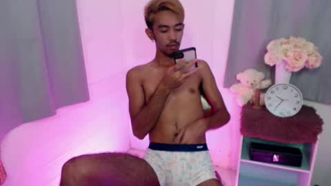 crocodale online show from November 19, 2025, 6:08 pm