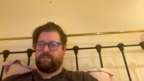 Snapshot of crouchendtiger chatting on October 17, 2025, 11:40 pm crouchendtiger online show from October 17, 2025, 11:40 pm