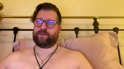 Snapshot of crouchendtiger chatting on November 5, 2025, 12:21 am crouchendtiger online show from November 5, 2025, 12:21 am