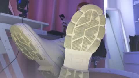 Cruel Siren online show from November 26, 2025, 11:44 am