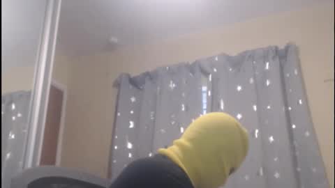 Snapshot of cryokore3 chatting on November 18, 2025, 12:42 pm Cryokore online show from November 18, 2025, 12:42 pm