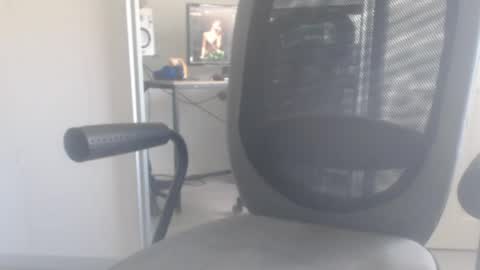 Snapshot of cryokore3 chatting on April 22, 2026, 9:55 am Cryokore online show from April 22, 2026, 9:55 am