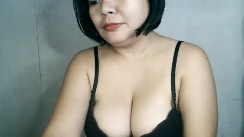 Snapshot of crystal_april chatting on January 28, 2025, 3:15 am Crys online show from January 28, 2025, 3:15 am