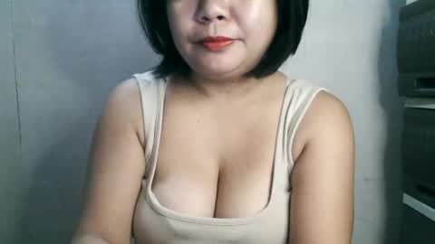 Snapshot of crystal_april chatting on February 6, 2025, 12:43 am Crys online show from February 6, 2025, 12:43 am